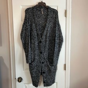 Mono B Women’s Large Oversized Long Black & White Fuzzy Sweater